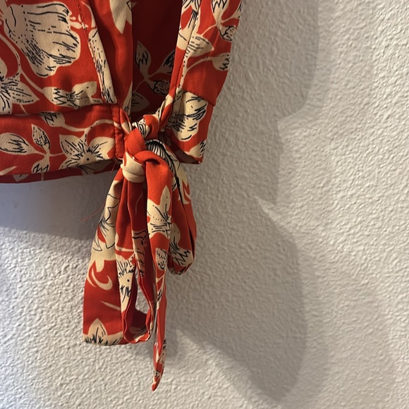 Sienna Sky deep vneck side tie top size XS - Picture 4 of 7